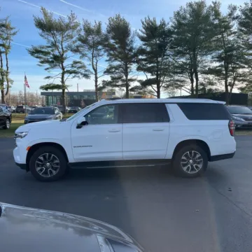 More photos of 2021 Chevrolet Suburban LT at Indy Auto Man - Indianapolis, IN