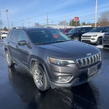 Gray 2020 Jeep Cherokee Latitude Plus for sale in Indianapolis, IN
