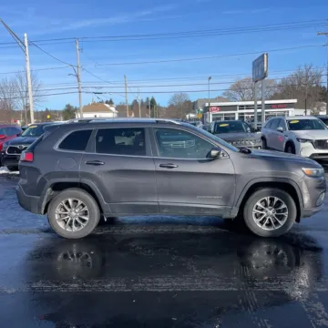 Another view of 2020 Jeep Cherokee Latitude Plus for sale in Indianapolis, IN at Indy Auto Man - Indianapolis