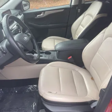 More photos of 2021 Ford Escape SEL at Indy Auto Man - Indianapolis, IN