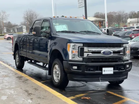 Photos of 2017 Ford F-250SD XLT for sale in Indianapolis, IN at Indy Auto Man - Indianapolis