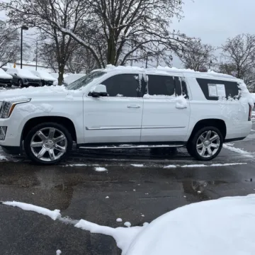 More photos of 2017 Cadillac Escalade ESV Luxury at Indy Auto Man, IN