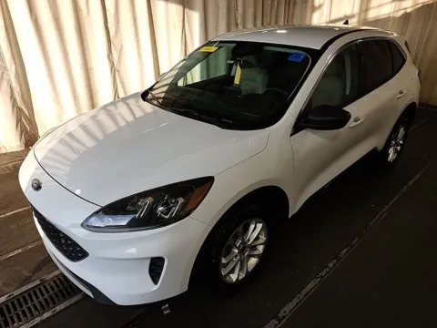 Photos of 2022 Ford Escape Hybrid SE for sale in Indianapolis, IN at Indy Auto Man