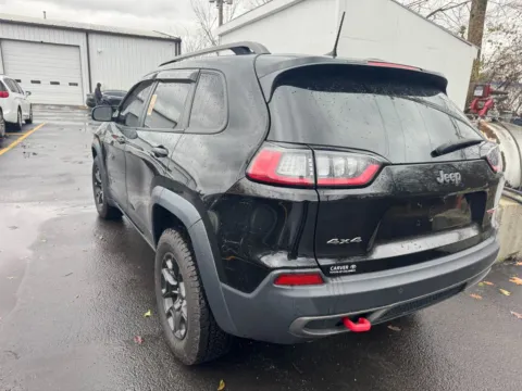 More photos of 2019 Jeep Cherokee Trailhawk at Indy Auto Man, IN