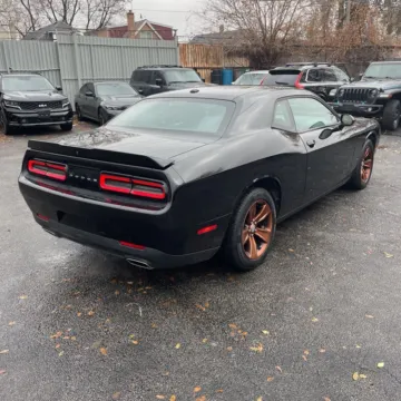 More photos of 2019 Dodge Challenger SXT at Indy Auto Man, IN
