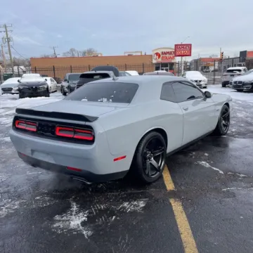 More photos of 2022 Dodge Challenger R/T at Indy Auto Man, IN