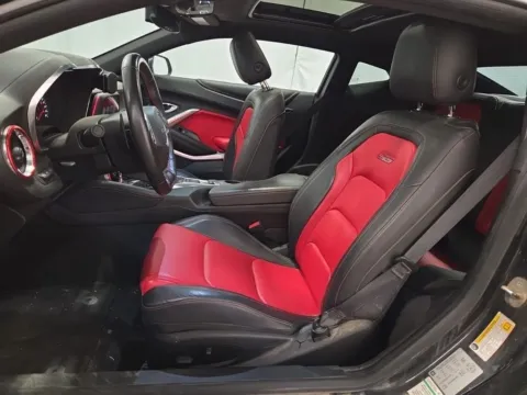 More photos of 2018 Chevrolet Camaro SS 2SS at Indy Auto Man - Indianapolis, IN