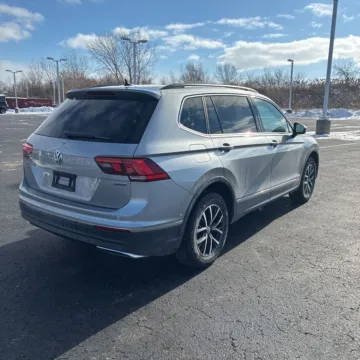 More photos of 2021 Volkswagen Tiguan 2.0T SE at Indy Auto Man, IN