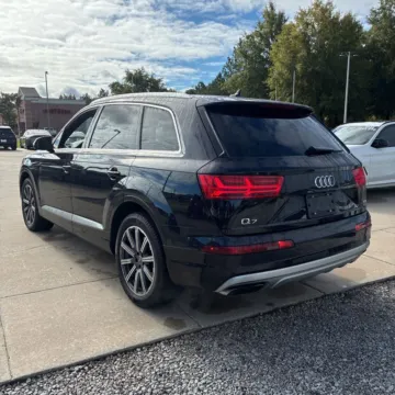 More photos of 2017 Audi Q7 3.0T Prestige quattro at Indy Auto Man, IN