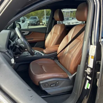 More photos of 2017 Audi Q7 3.0T Prestige quattro at Indy Auto Man, IN