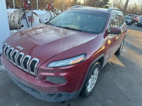 Photos of 2017 Jeep Cherokee Latitude for sale in Indianapolis, IN at Indy Auto Man