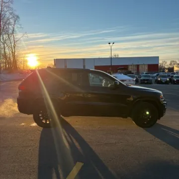 Black 2020 Jeep Grand Cherokee Altitude for sale in Indianapolis, IN