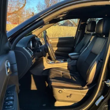 More photos of 2020 Jeep Grand Cherokee Altitude at Indy Auto Man, IN