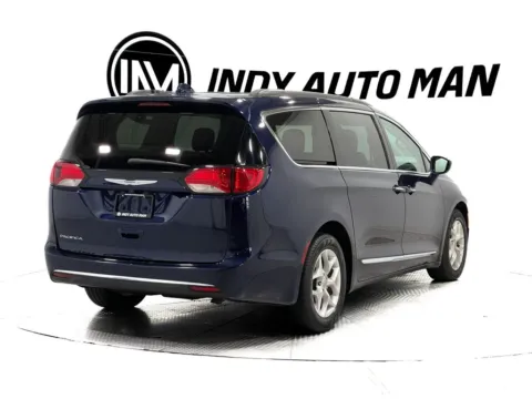 More photos of 2017 Chrysler Pacifica Touring L at Indy Auto Man - Indianapolis, IN