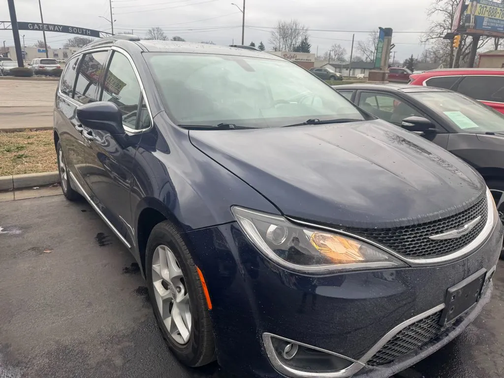 2017 Chrysler Pacifica Touring L