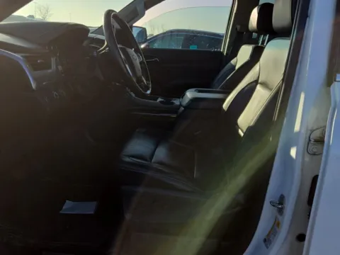 More photos of 2018 Chevrolet Suburban LT at Indy Auto Man - Indianapolis, IN