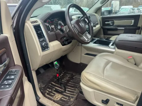 More photos of 2013 Ram 3500 Laramie at Indy Auto Man - Indianapolis, IN