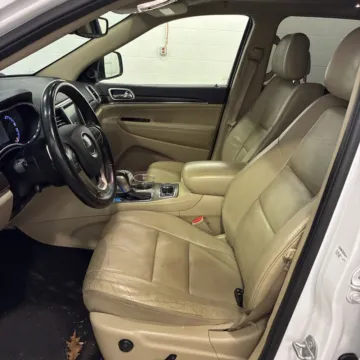 More photos of 2017 Jeep Grand Cherokee Limited at Indy Auto Man - Indianapolis, IN