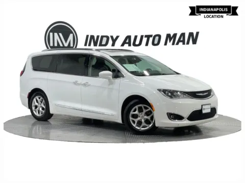 White 2018 Chrysler Pacifica Touring L Plus for sale in Indianapolis, IN