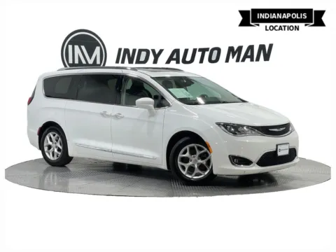 White 2018 Chrysler Pacifica Touring L Plus for sale in Indianapolis, IN