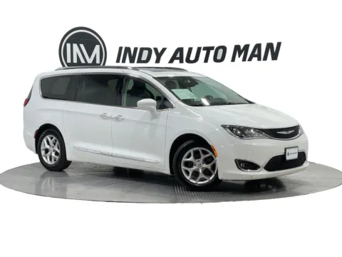 White 2018 Chrysler Pacifica Touring L Plus for sale in Indianapolis, IN