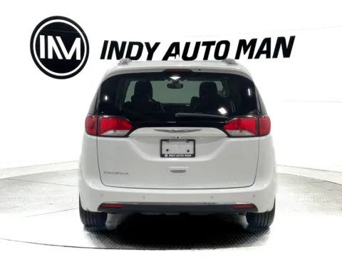 More photos of 2018 Chrysler Pacifica Touring L Plus at Indy Auto Man, IN