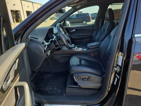 More photos of 2018 Audi Q7 3.0T Prestige quattro at Indy Auto Man - Indianapolis, IN