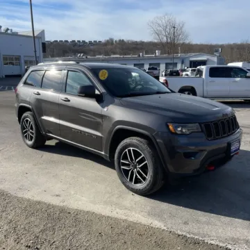Gray 2021 Jeep Grand Cherokee Trailhawk for sale in Indianapolis, IN