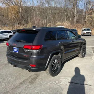 More photos of 2021 Jeep Grand Cherokee Trailhawk at Indy Auto Man - Indianapolis, IN