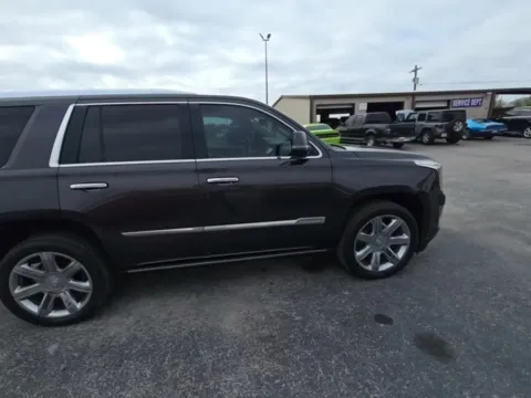 Photos of 2017 Cadillac Escalade Premium Luxury for sale in Indianapolis, IN at Indy Auto Man - Indianapolis