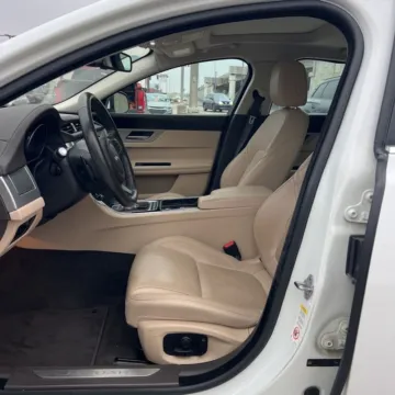 More photos of 2016 Jaguar XF 35t Prestige at Indy Auto Man - Indianapolis, IN