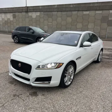 Photos of 2016 Jaguar XF 35t Prestige for sale in Indianapolis, IN at Indy Auto Man - Indianapolis