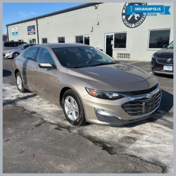 Gray 2022 Chevrolet Malibu LT for sale in Indianapolis, IN