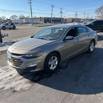 Photos of 2022 Chevrolet Malibu LT for sale in Indianapolis, IN at Indy Auto Man - Indianapolis