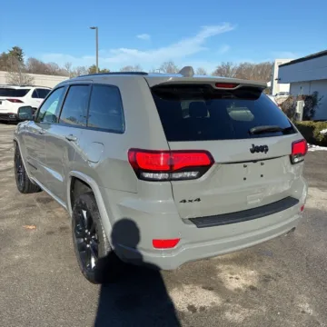 Another view of 2020 Jeep Grand Cherokee Altitude for sale in Indianapolis, IN at Indy Auto Man - Indianapolis
