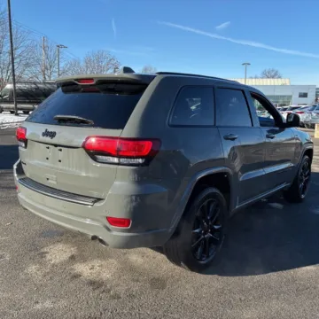 Photos of 2020 Jeep Grand Cherokee Altitude for sale in Indianapolis, IN at Indy Auto Man - Indianapolis