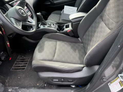 More photos of 2018 Nissan Rogue Sport SV at Indy Auto Man - Indianapolis, IN