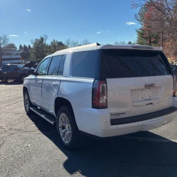 More photos of 2018 GMC Yukon SLT at Indy Auto Man - Indianapolis, IN