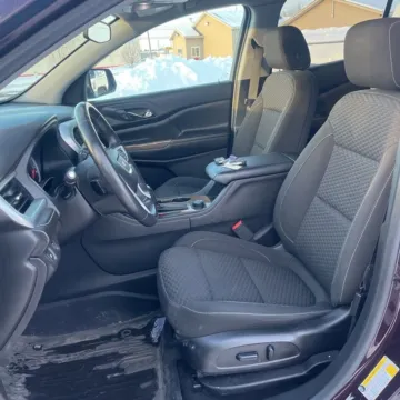 More photos of 2018 GMC Acadia SLE-2 at Indy Auto Man - Indianapolis, IN