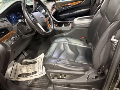 More photos of 2018 Cadillac Escalade Premium Luxury at Indy Auto Man - Indianapolis, IN