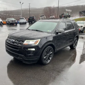 Photos of 2019 Ford Explorer XLT for sale in Indianapolis, IN at Indy Auto Man - Indianapolis