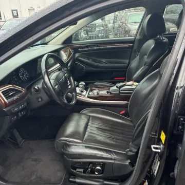 More photos of 2018 Genesis G90 3.3T Premium at Indy Auto Man - Indianapolis, IN