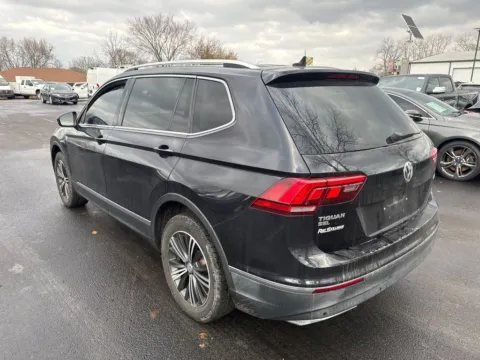 More photos of 2019 Volkswagen Tiguan 2.0T SEL 4Motion at Indy Auto Man - Indianapolis, IN