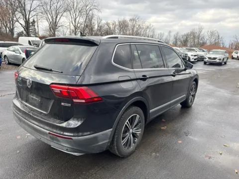 Another view of 2019 Volkswagen Tiguan 2.0T SEL 4Motion for sale in Indianapolis, IN at Indy Auto Man - Indianapolis