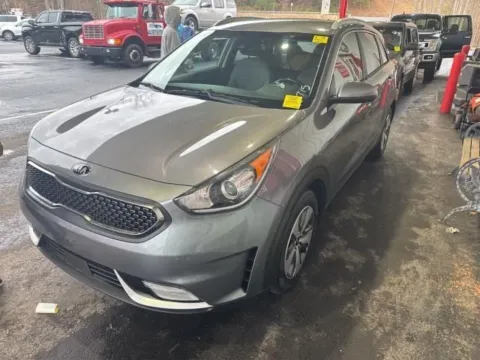Photos of 2018 Kia Niro LX for sale in Indianapolis, IN at Indy Auto Man - Indianapolis