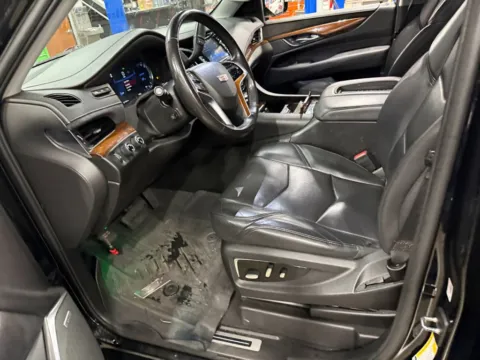 More photos of 2018 Cadillac Escalade ESV Luxury at Indy Auto Man - Indianapolis, IN