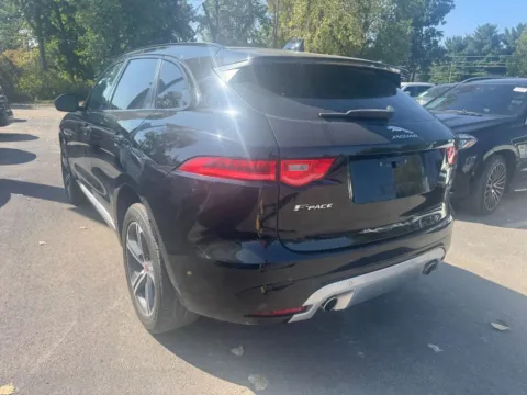 More photos of 2018 Jaguar F-PACE S at Indy Auto Man - Indianapolis, IN