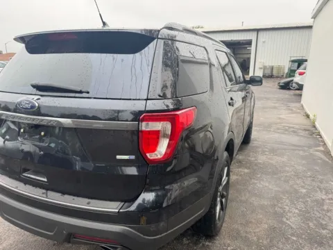 More photos of 2019 Ford Explorer XLT at Indy Auto Man - Indianapolis, IN
