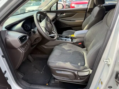 More photos of 2020 Hyundai Santa Fe SE at Indy Auto Man - Indianapolis, IN