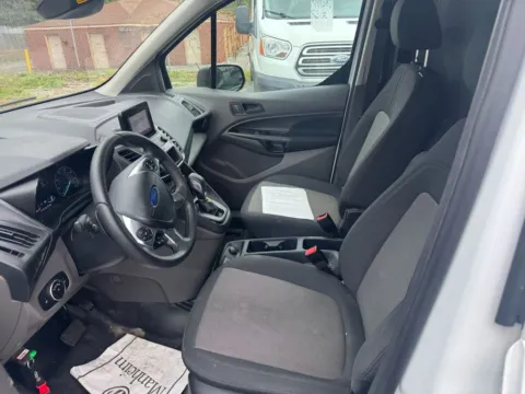 More photos of 2020 Ford Transit Connect XL at Indy Auto Man - Indianapolis, IN